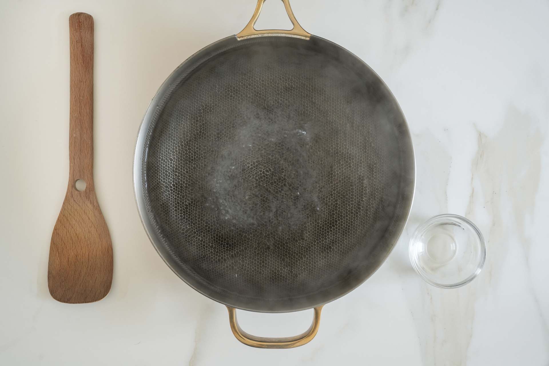 Egg poaching utensils