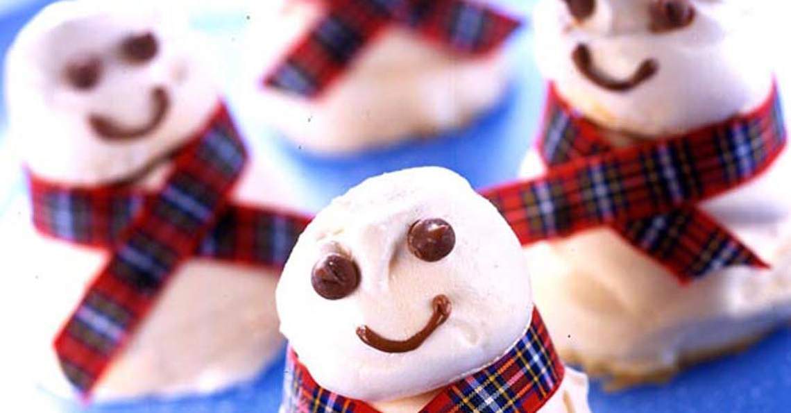Christmas Meringue Snowmen